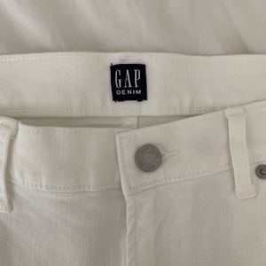 Gap Best Girlfriend Jeans in 28 Tall